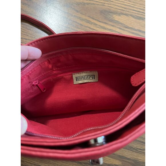 Baggs red leather shoulder bag with silver tone hardware - Picture 5 of 8